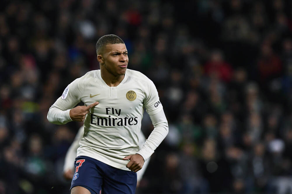 体图：皇萨仁和巴黎等队有意16岁中场艾希霍恩，赫塔要价2000万欧